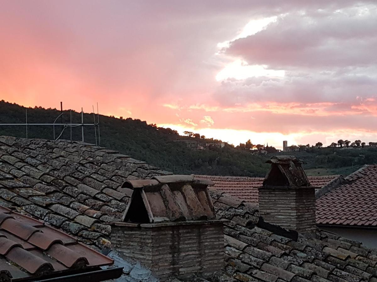 Apartamento Borgo Nel Tempo Collestatte Exterior foto