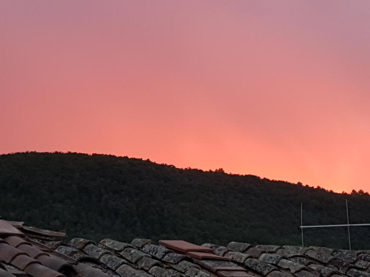 Apartamento Borgo Nel Tempo Collestatte Exterior foto