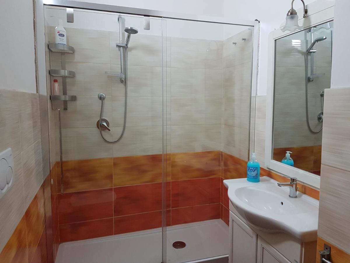 Apartamento Borgo Nel Tempo Collestatte Exterior foto