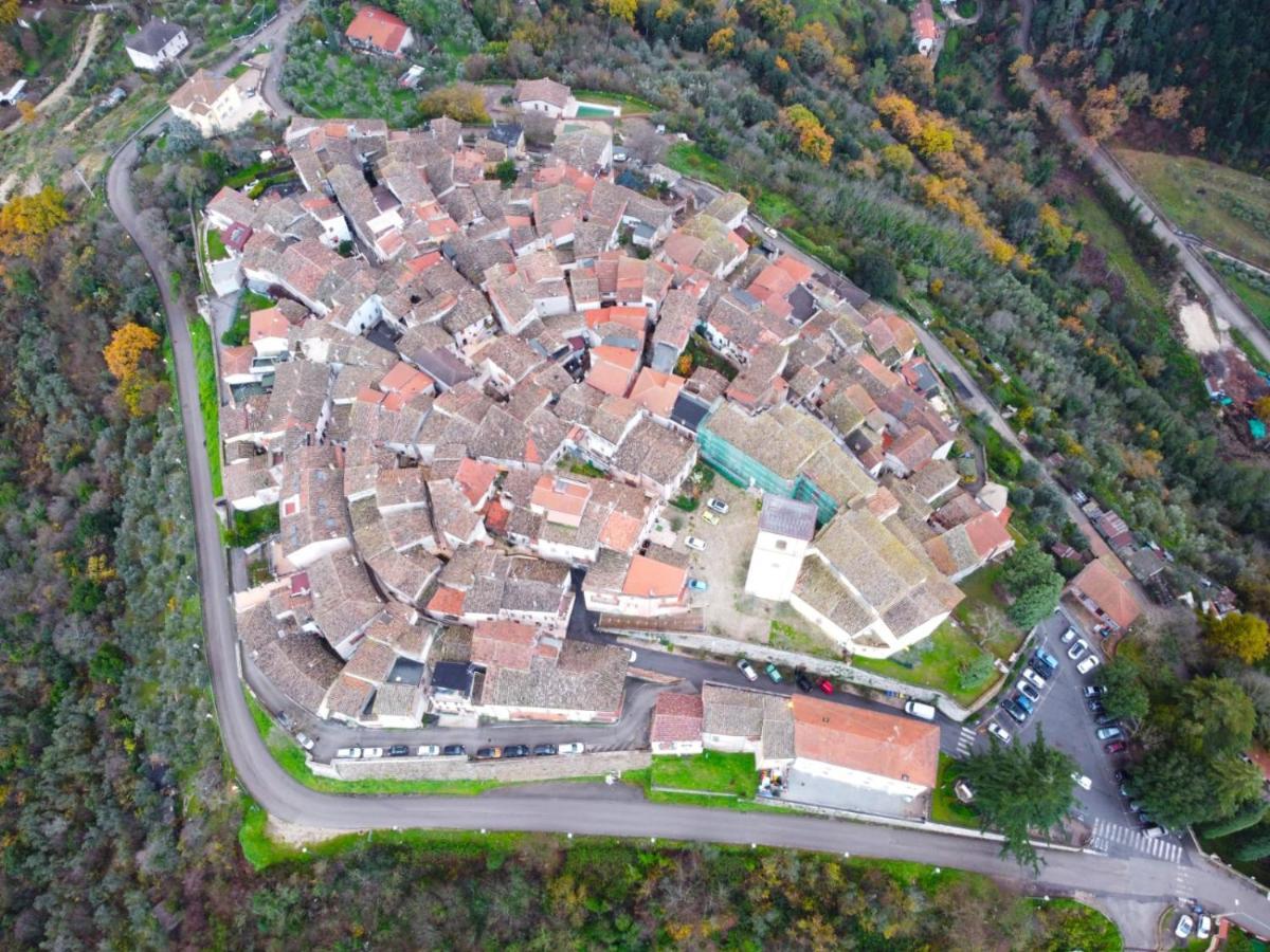 Apartamento Borgo Nel Tempo Collestatte Exterior foto