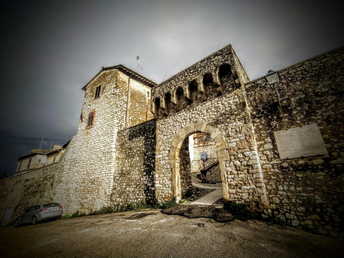 Apartamento Borgo Nel Tempo Collestatte Exterior foto