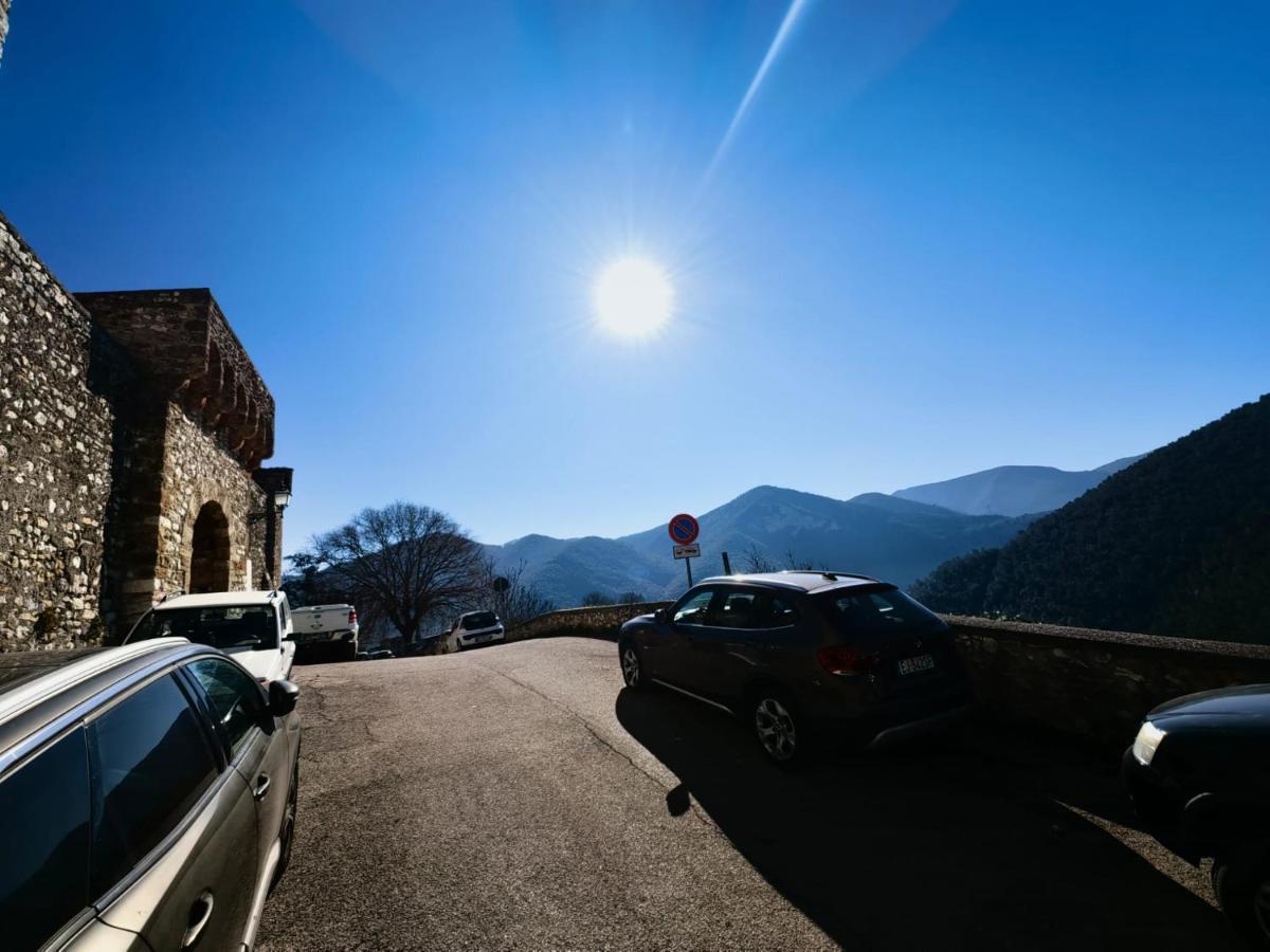 Apartamento Borgo Nel Tempo Collestatte Exterior foto