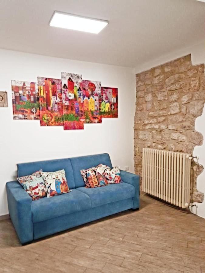 Apartamento Borgo Nel Tempo Collestatte Exterior foto